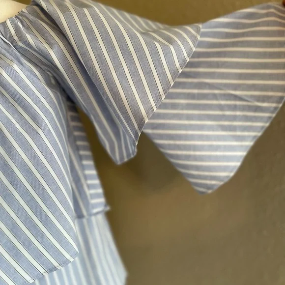 WAYF Gracie Off Shoulder Ruffle Striped Top Size: Small - Picture 4 of 4